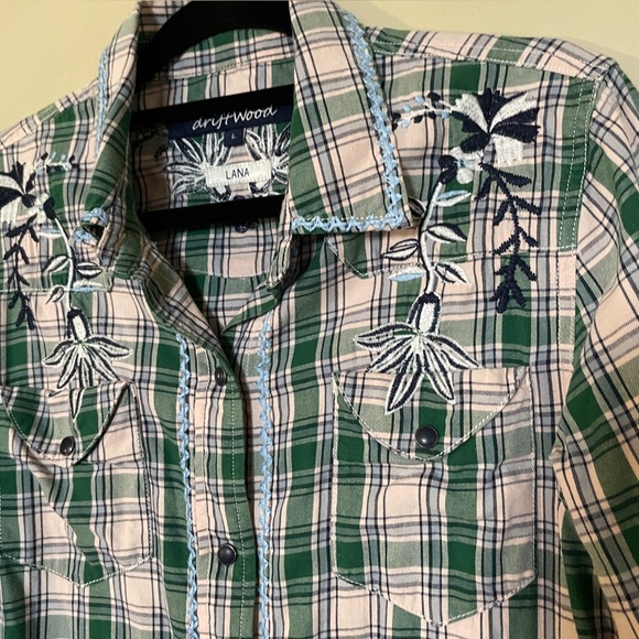 Driftwood | Lana Embroidered Plaid Snap Front Western Shirt - Picture 9 of 10